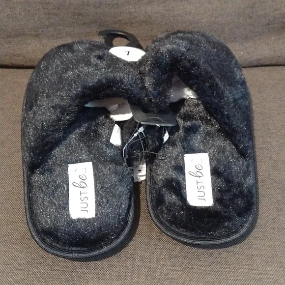 Ladies fuzzy soft slides slippers new - Picture 3 of 5
